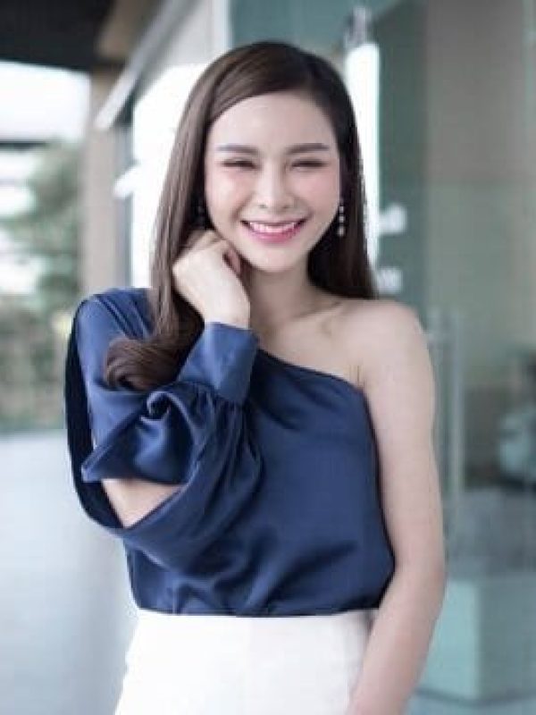 คุณพลอย-ธีรดา.jpg