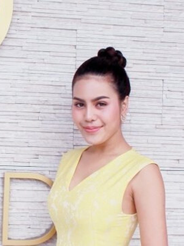คุณหนิง-Maxim.jpg